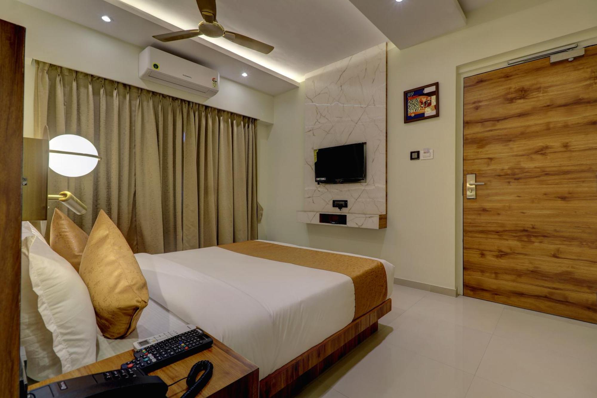 Home2 Suites And Service Apartments, Mumbai Airport Bombaim Exterior foto